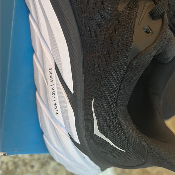 Hoka Clifton 8 black/white Running Shoes 9.5 - Picture 7 of 7